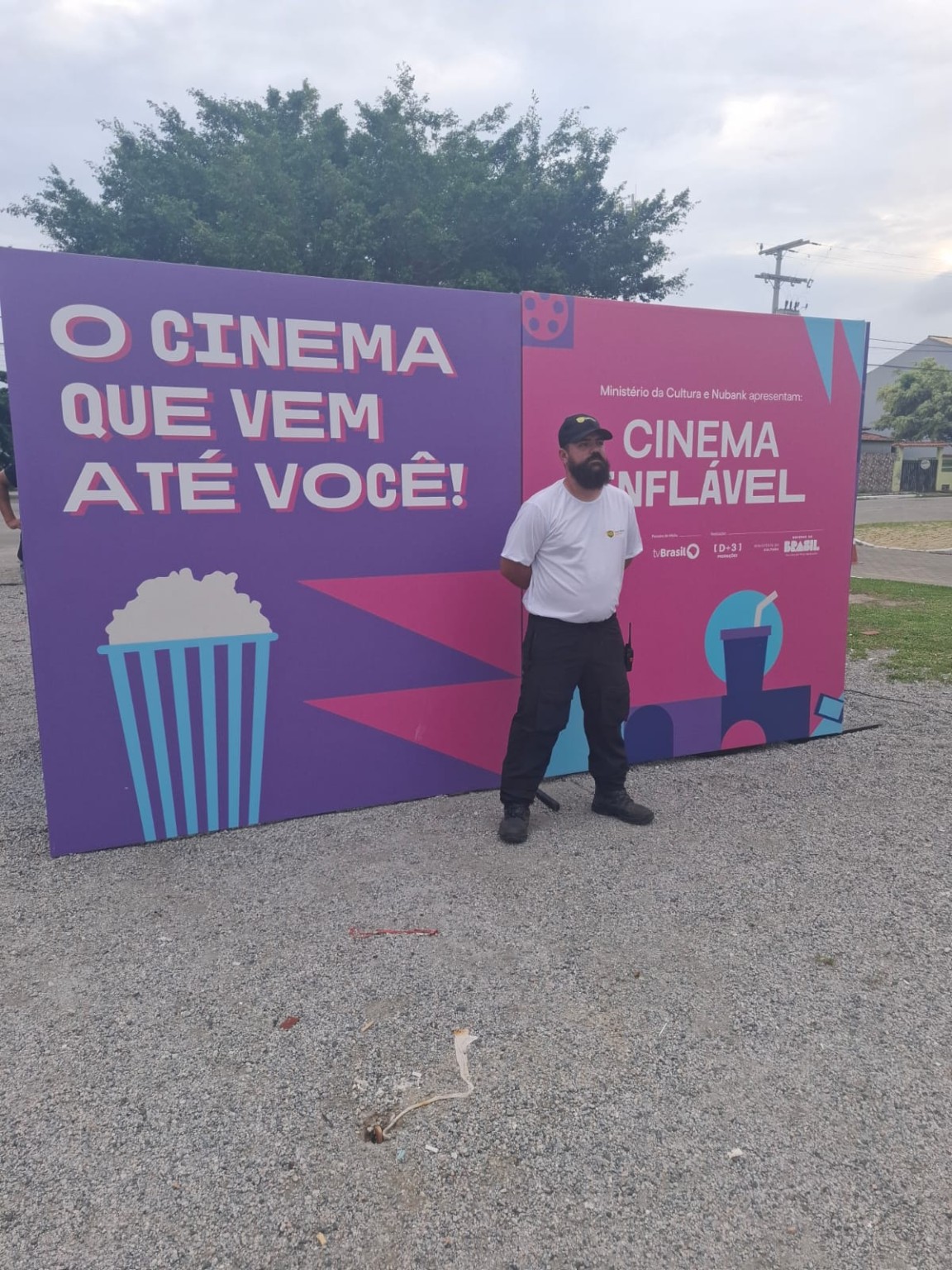 Profissional do Grupo Nacional em operação de evento